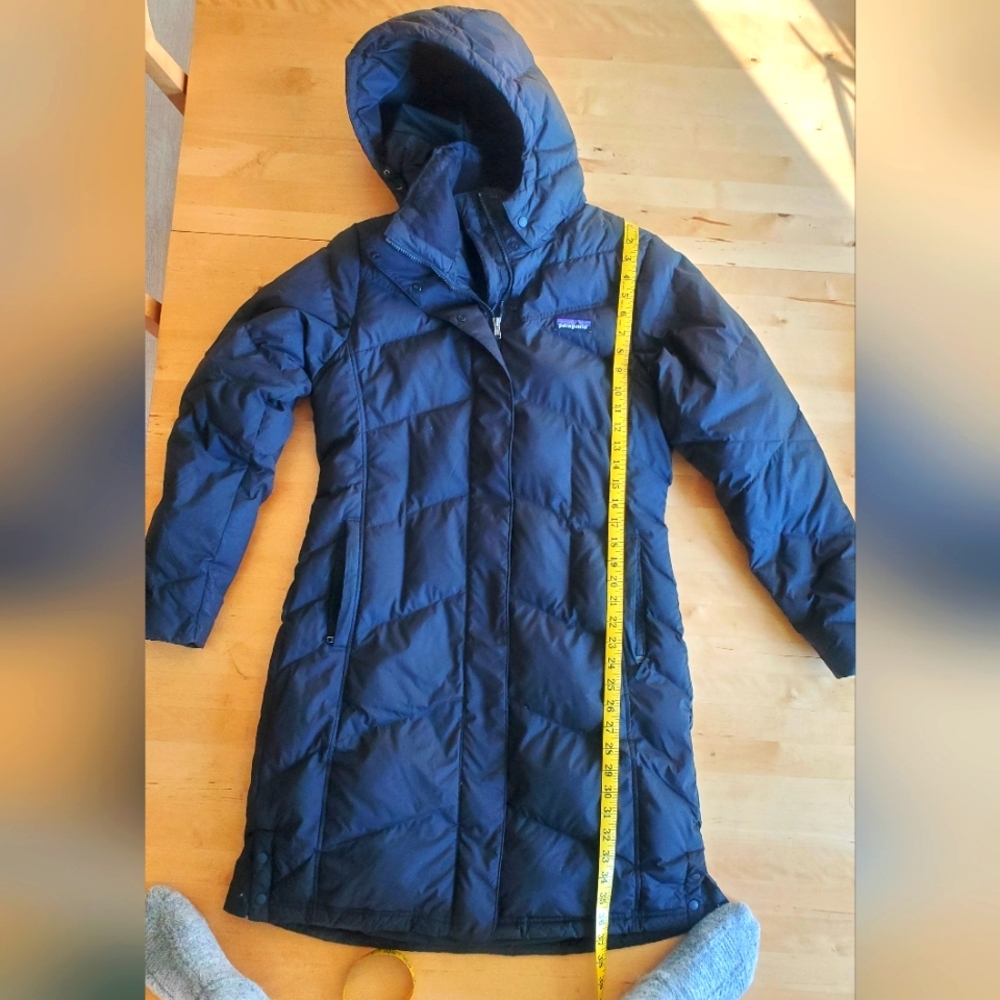 Patagonia womens Down With It Parka, medium